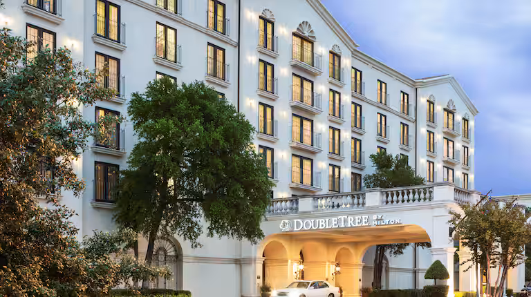 DoubleTree by Hilton Hotel Austin Exterior